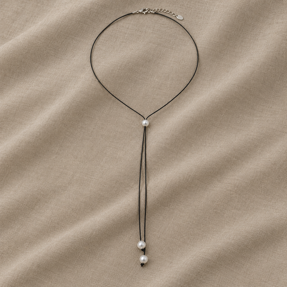 Choker minimalist cu ciucure