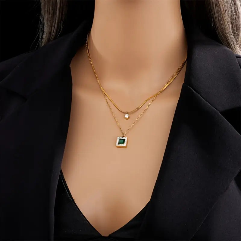 Tira – Eleganță