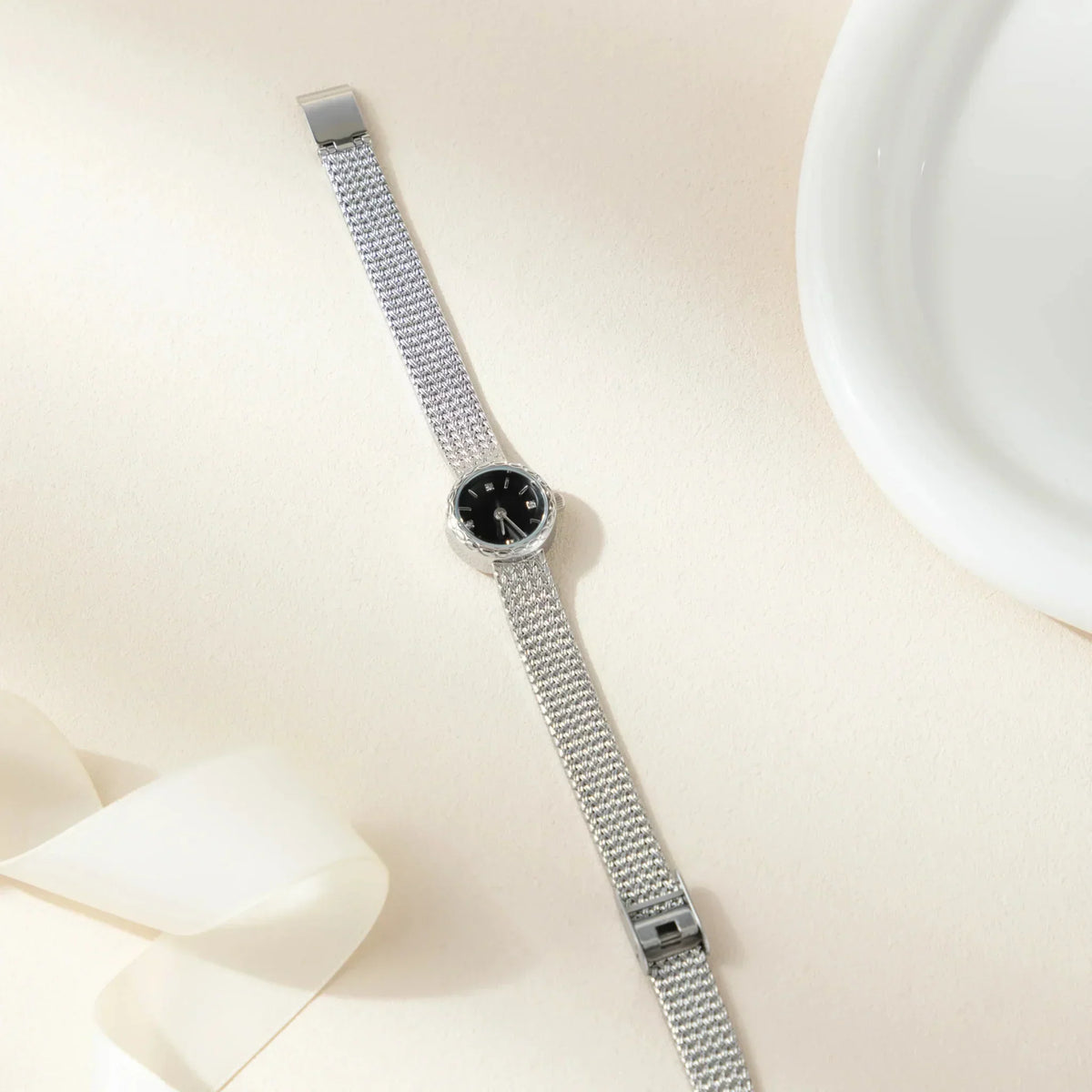Sara – Ceas minimalist
