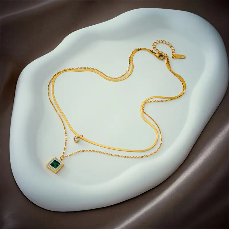 Tira – Eleganță
