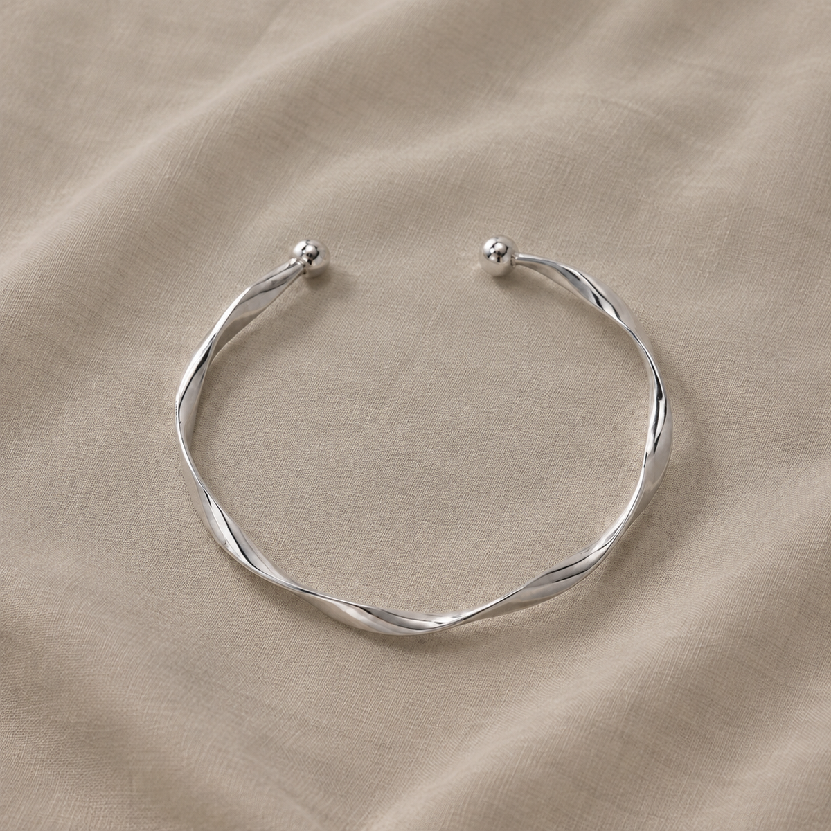 Henrika – Brățară deschisă minimalistă, sculpturală