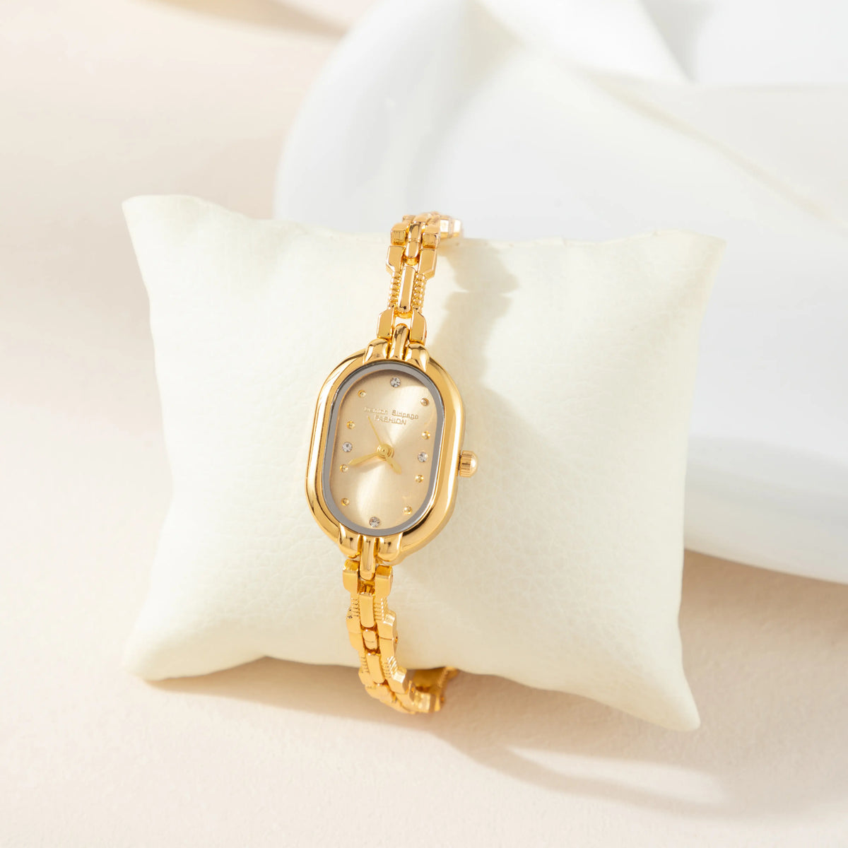 Viktoria – Aur oval