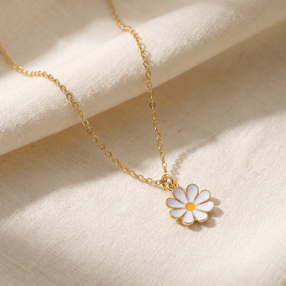 Colier rafinat cu lănțișor de margarete
