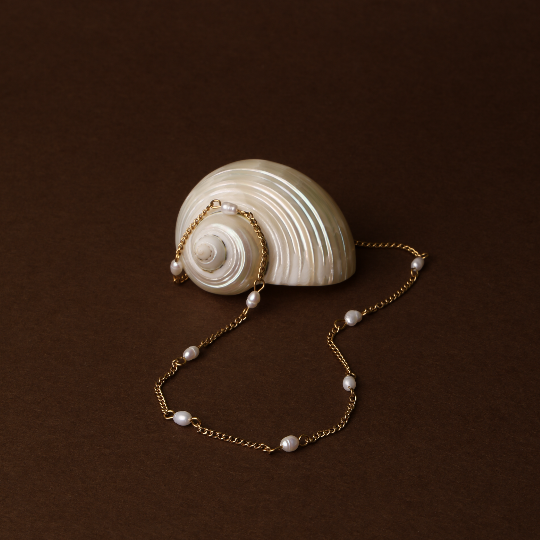 Vida – Colier delicat auriu cu perle