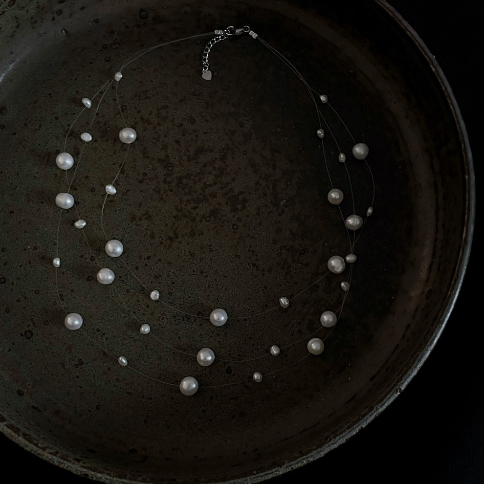 Liuda – Colier cu perle plutitoare stratificate