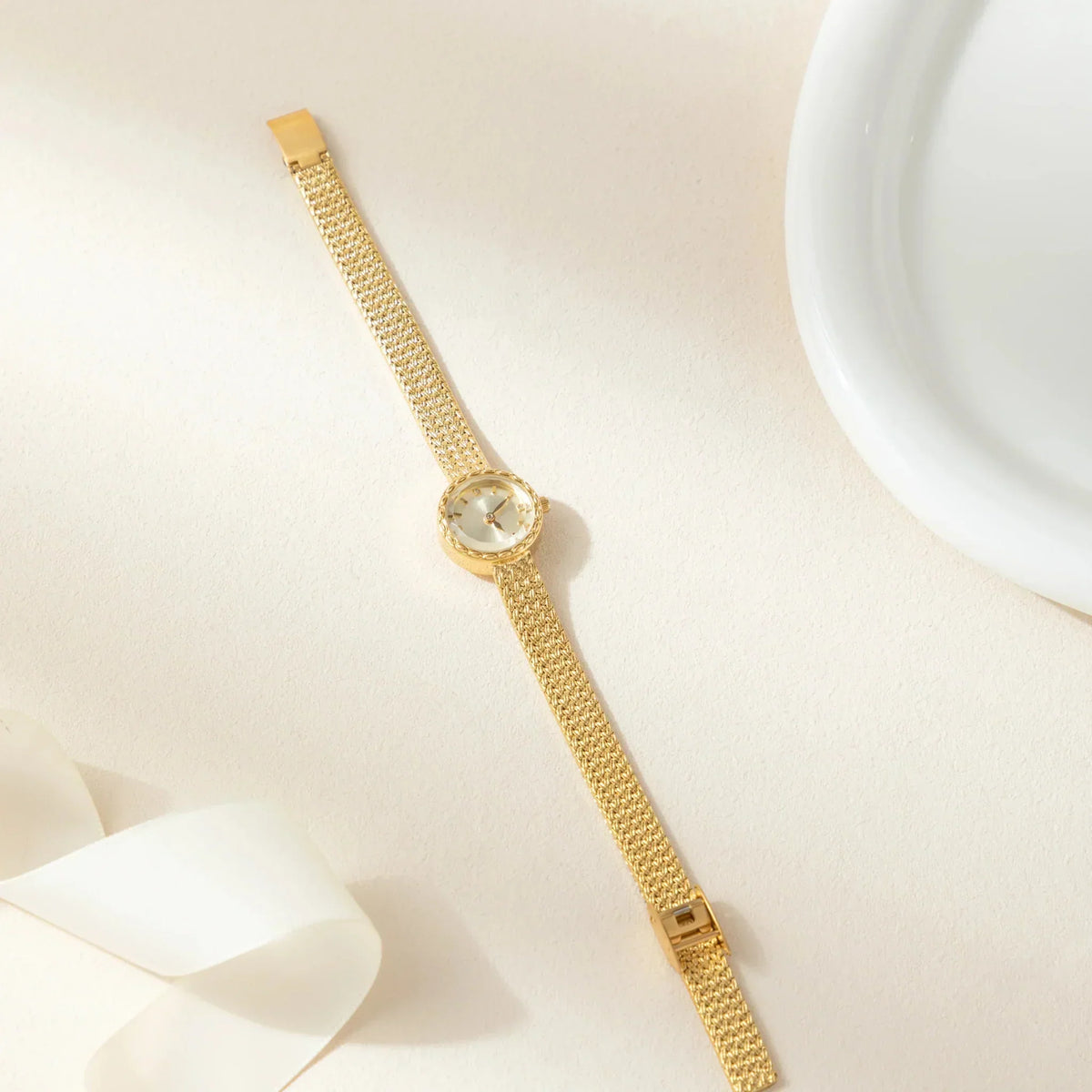 Sara – Ceas minimalist