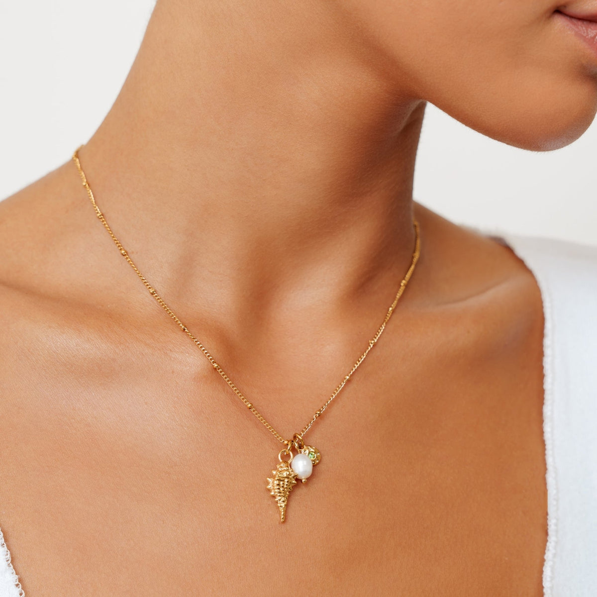 Colier cu amulete inspirate de ocean
